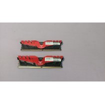 Team Group T-FORCE Dark 16GB (2x8GB) DDR4 TDRED48G3000HC16CBK Számitógép RAM - használt